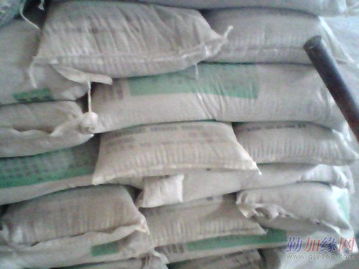 廠供防腐蝕抗油滲防靜電不發(fā)火地面硬化劑 耐磨度提升3倍，引領(lǐng)工業(yè)地坪新標(biāo)準(zhǔn)